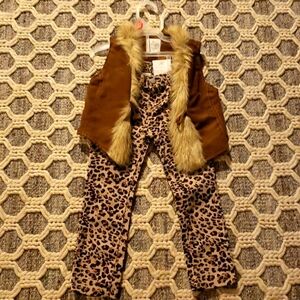 1989 place 2 pcs 💗 vest leopard jeggings